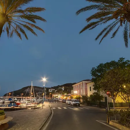 La Vecchia Scuola Apartmán Cavo