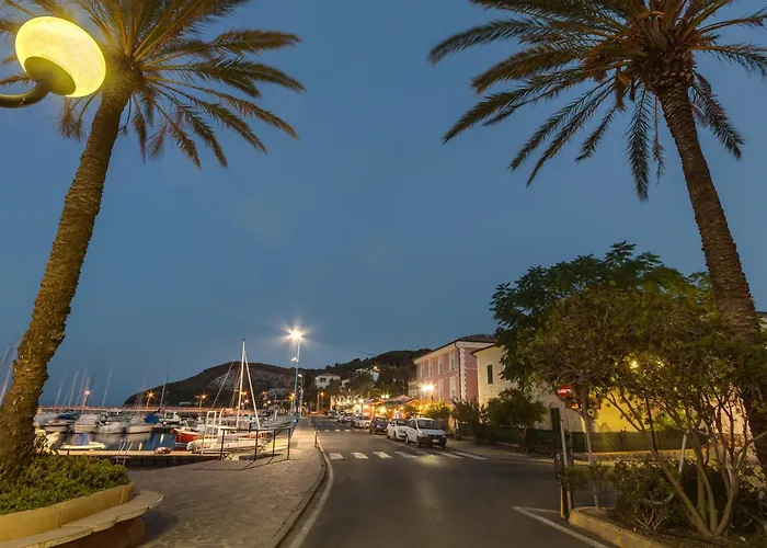 La Vecchia Scuola アパート カーヴォ