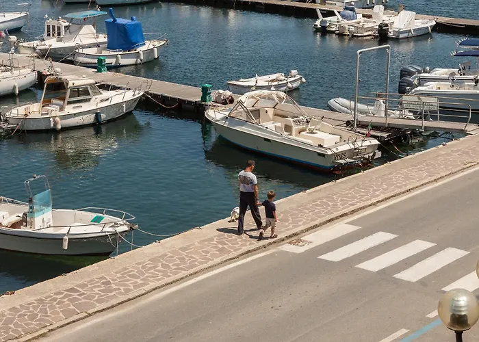 アパート La Vecchia Scuola カーヴォ