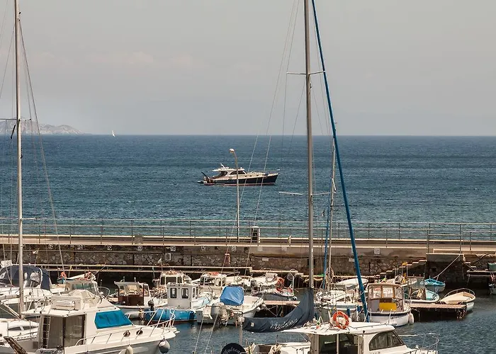 La Vecchia Scuola アパート カーヴォ